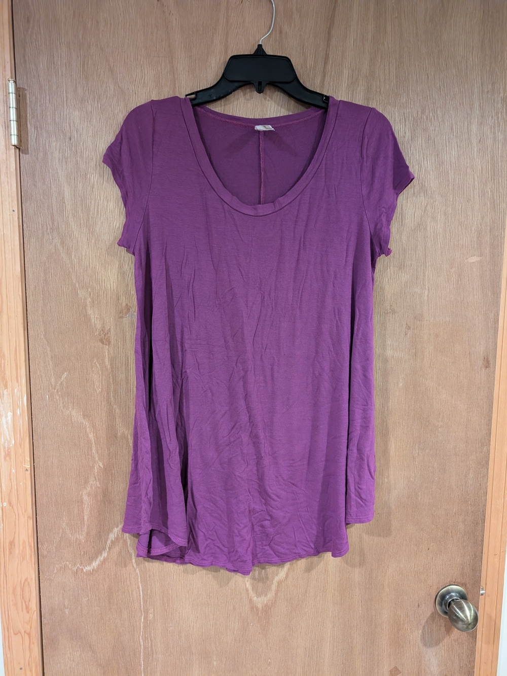 Women's Scoop Neck Short Sleeve Tunic in Plum
